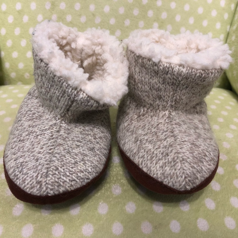 Baby Acorn Booties 👶🏼